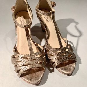 Seychelles gold vintage sandals